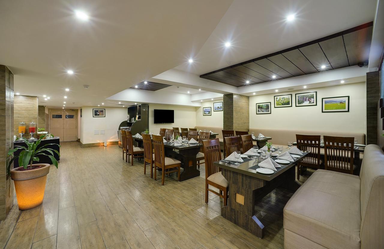 Cygnett Inn Repose Ґувахаті Екстер'єр фото